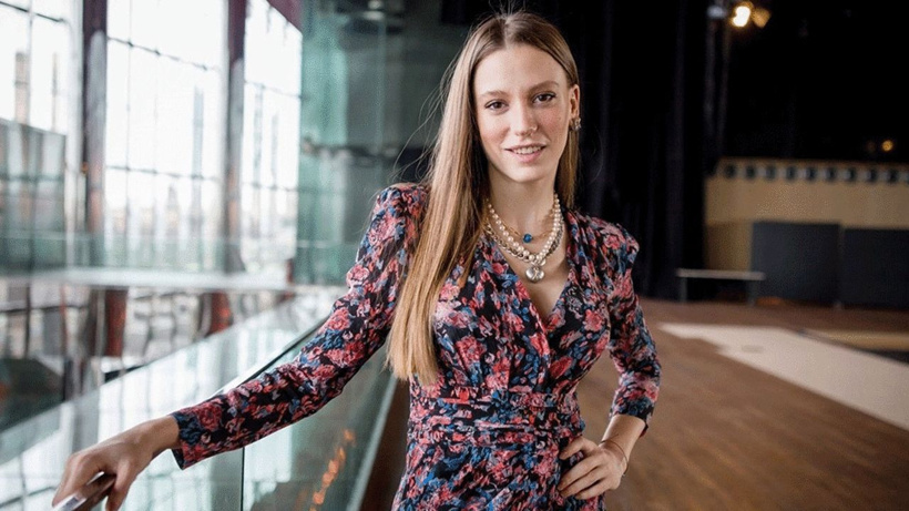 Serenay Sarıkaya'yı susturan soru! Arabasına binip uzaklaştı - Fotoğraf: 2