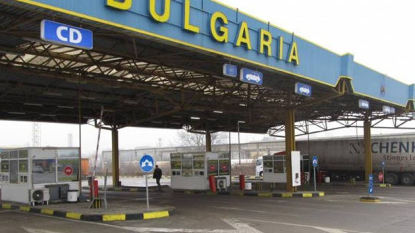 İncirlerin altına gizlenmiş! Almanya'ya giden Türk TIR'ından 45 tabanca çıktı
