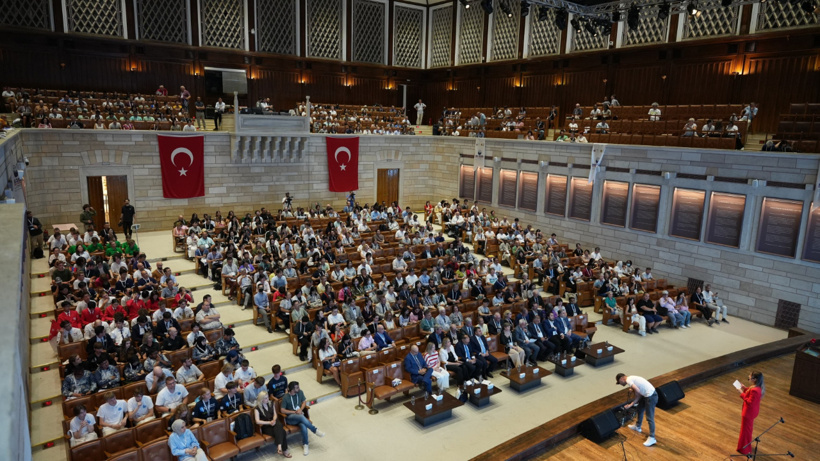 İstanbul'da KKTC yok sayıldı: Kamu destekli törende Rum bayrağı açıldı