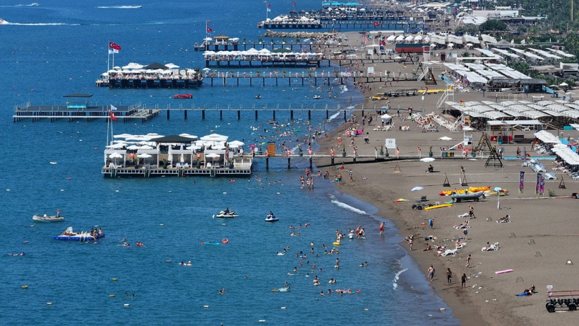 Akdeniz'in gözbebeğinde dev rekor: Turist sayısı 10 milyonu devirdi