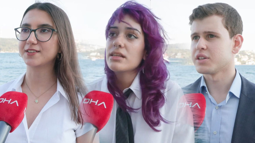 YKS'de birinci olan üç Kabataş Liseliye TOGG hediye edildi
