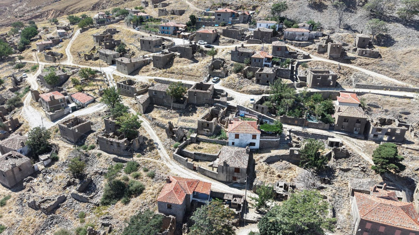 Balkanlar'ın en büyük köylerinden biriydi şimdi kimse yok! Hayalet köyden çıt çıkmıyor - Fotoğraf: 2