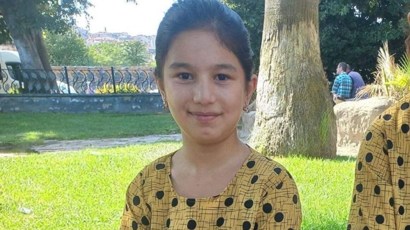 3 gündür kayıp olan küçük kız ülkesinin konsolosluğunu bulup ailesine kavuştu