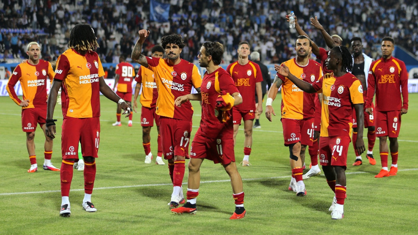 Galatasaray'ın yıldızı yönetimle açık açık konuştu: Planlarda yoksam ben gideyim