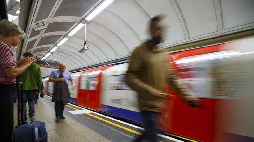 Londra metro istasyonunda dehşet: Saldırıya uğrayan yolcu hayatını kaybetti