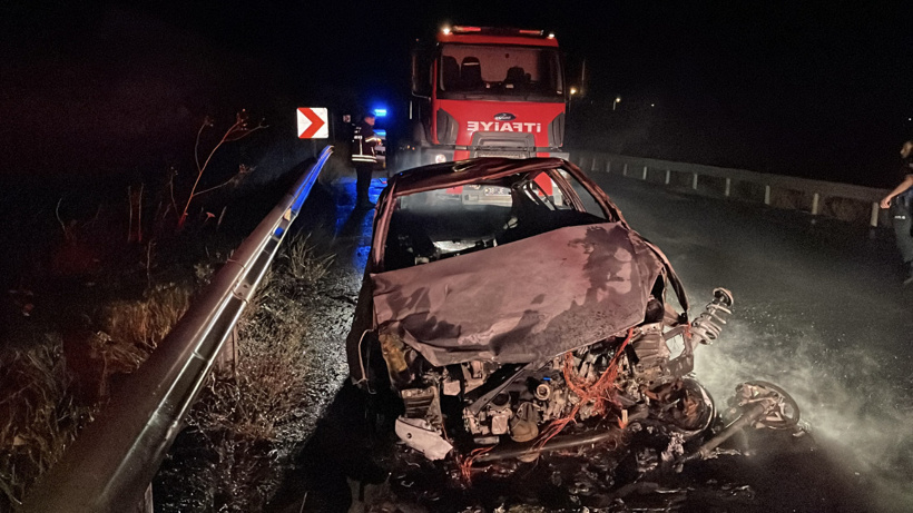 Kayseri'de korkunç görüntüler: Kaza sonrası iki araç da yandı