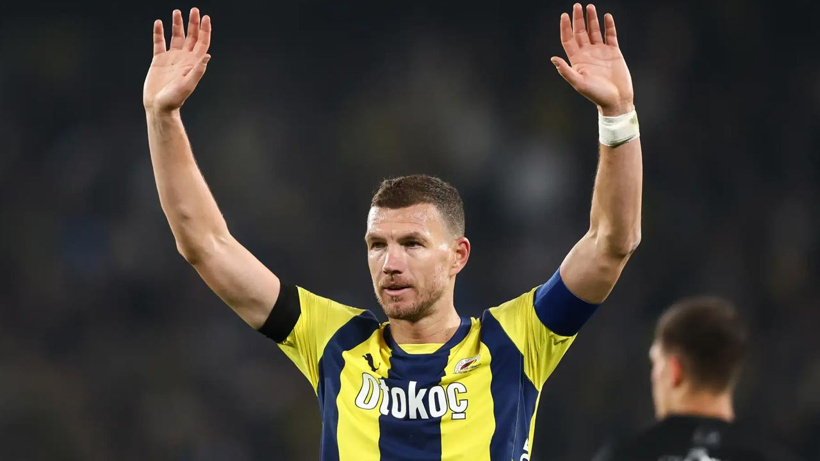 Edin Dzeko ''Artık kenara çekilme zamanı geldi'' diyerek veda etti