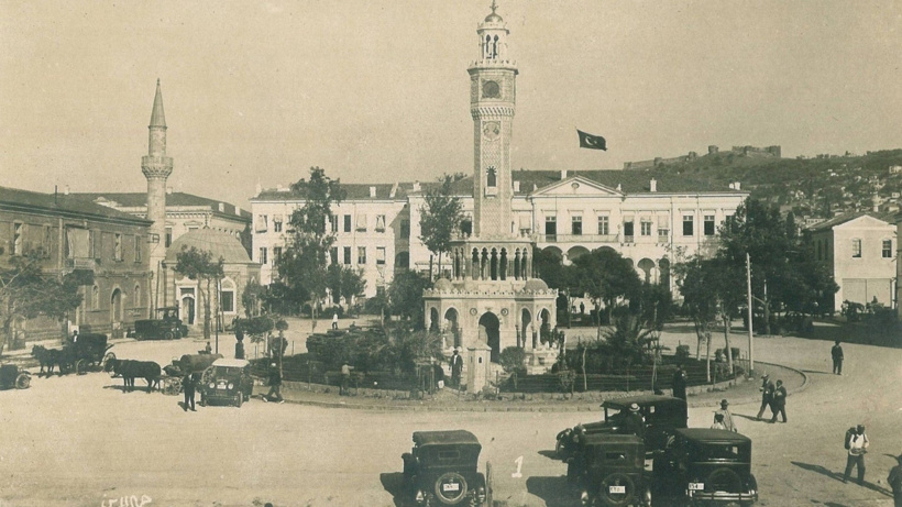 İzmir'in 125 yıllık simgesi ona emanet: Her hafta elleriyle kuruyor - Fotoğraf: 4