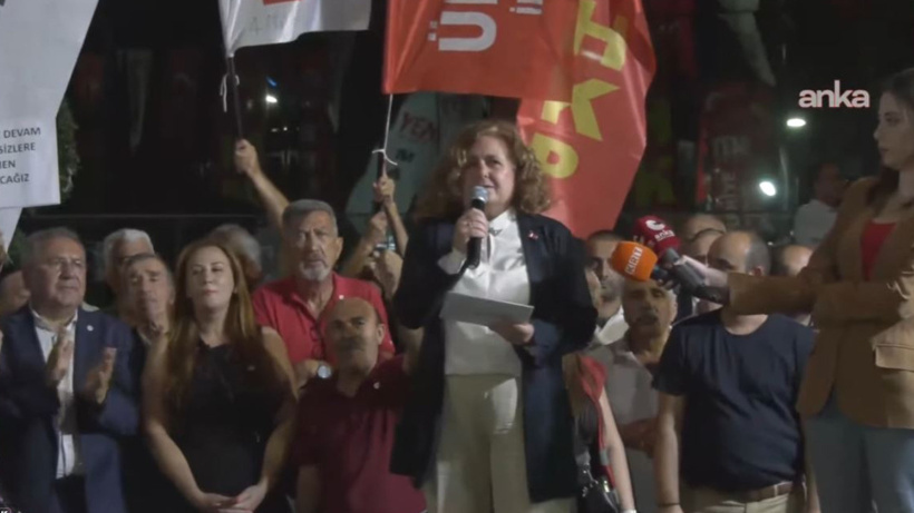 4 CHP'li AKP'ye geçti 2 üye de gözaltında: YENİ Parti'den Üsküdar seçimi öncesi yaşananlara tepki eylemi