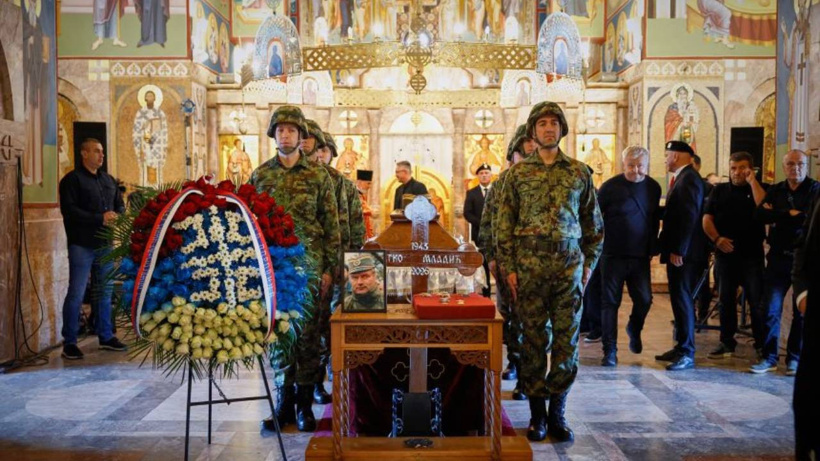 Bosna Kasabı'na devlet töreni Avrupa'yı karıştırdı! Soykırımcı Mladiç için Belgrad’da binlerce kişi toplandı