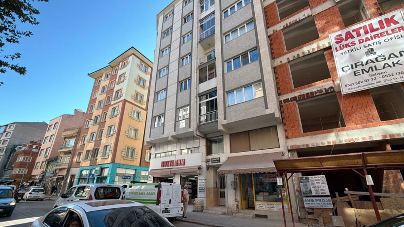 Annesi ve kardeşleriyle yaşadığı evde ölü bulundu: Soruşturma başlatıldı