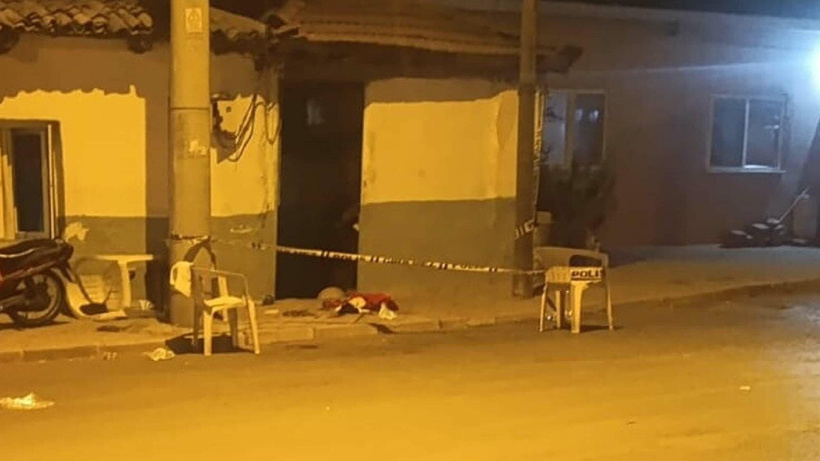 Gözü dönmüş baba terör estirdi: Eşi ve kızını bıçakladı