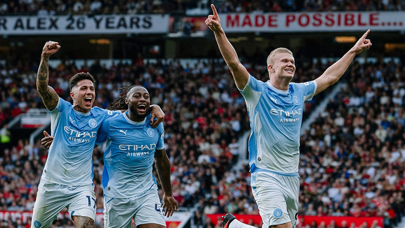 67 dakika 10 kişi oynayan Manchester City Manchester United'ı yendi