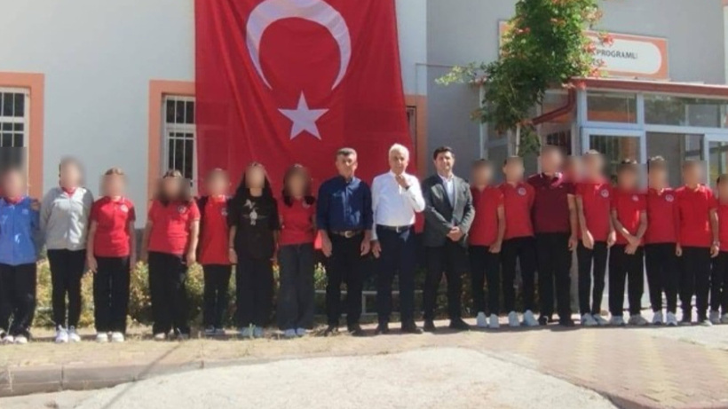 AKP ilçe başkanlığı bakanlık gibi okul denetimi yaptığını duyurdu!