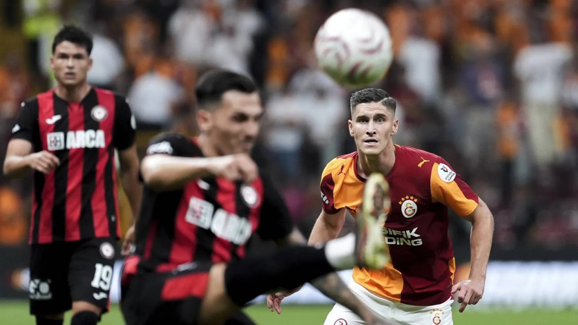 Galatasaray'da flaş karar: Kaptanlığı alınacak yollar ayrılacak! - Fotoğraf: 2