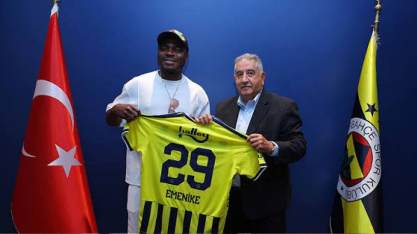 Fenerbahçe'ye Emenike'den anlamlı ziyaret: Kocaman bir aileyiz