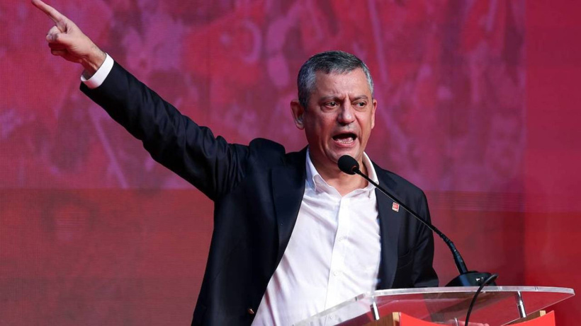 Özgür Özel Almanya'nın en etkili gazetesine yazdı! "Türkiye otoriterliğe mahkum değil"