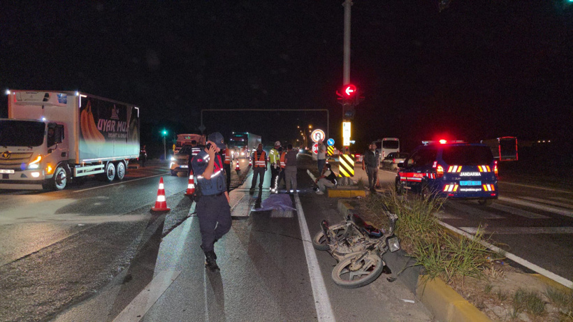 Otomobille motosiklet birbirine girdi: 1 ölü 1 yaralı