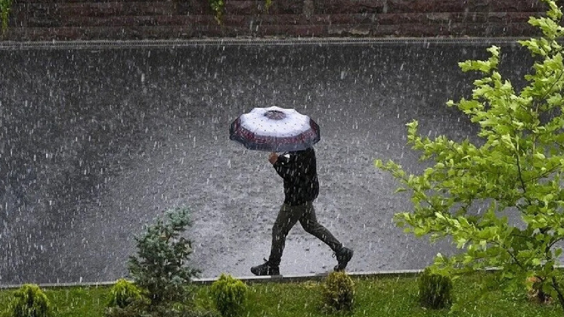 Yağmur İstanbul’u terk etmedi: Yeniden başlayacağı tarih belli oldu