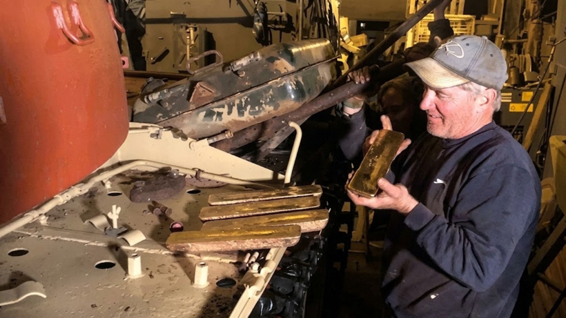 İkinci el tank satın aldı: Deposundan külçe külçe altın çıktı