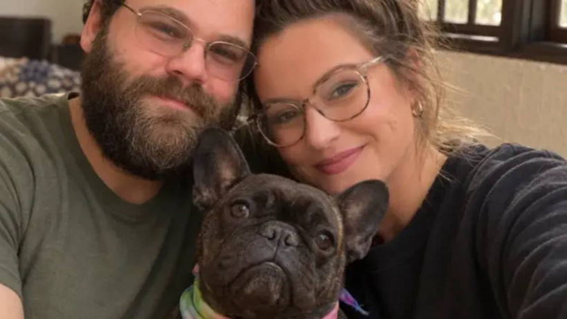 Ayı çifte saldırdı, küçük köpek araya girdi! Cassie’nin kahramanlık mücadelesi yürek yaktı