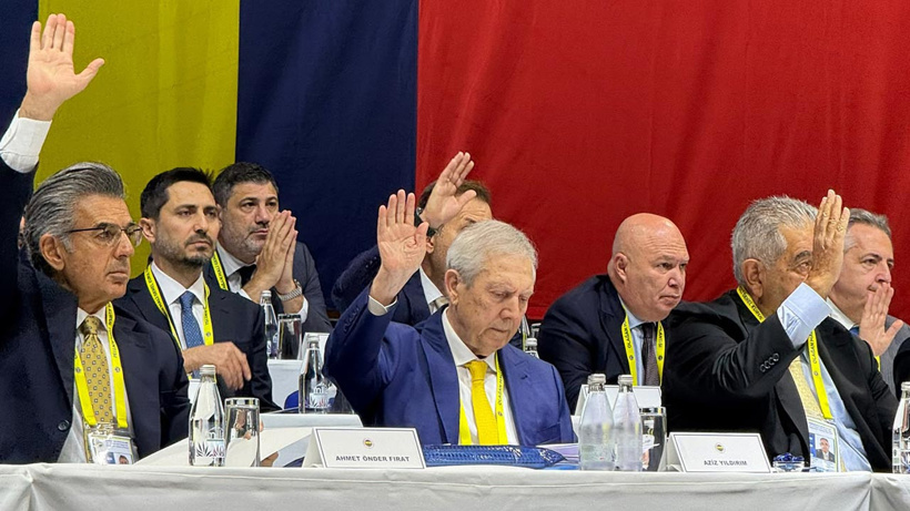 Aziz Yıldırım ve Sadettin Saran yönetimi arasında tartışma çıktı: Aziz Yıldırım: Parayı yediniz!