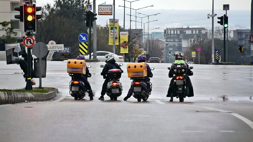 Bakanlık 1 milyon kayıtsız kuryeyi açıkladı! Her iki kazadan biri motosiklet