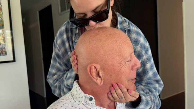 Ailesi bir an olsun yalnız bırakmıyor! Kızı Bruce Willis'in son halini paylaştı