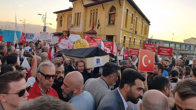 İzmir'de 'Hain Cemil' sesleri: Polisten yürüyüşe engelleme
