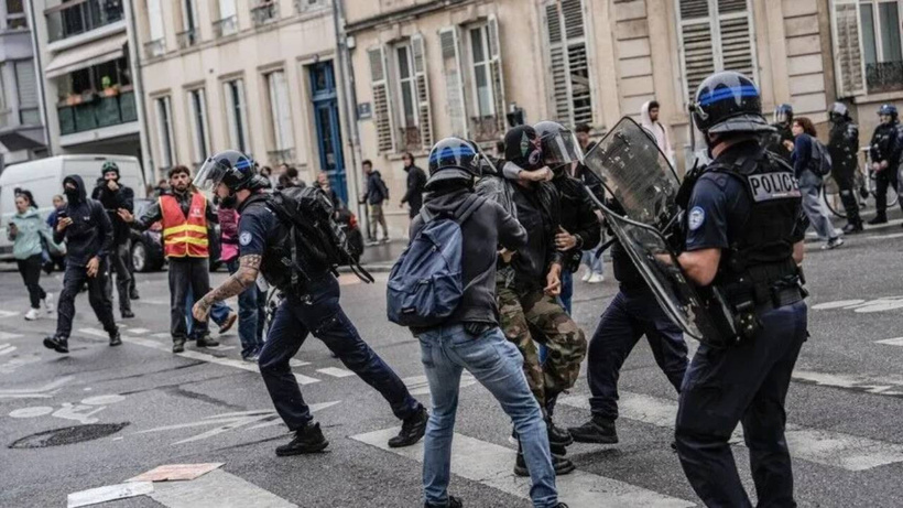 Protestolar büyüyor! Liseli genci boğmaya çalıştığı öne sürülen polise "cinayete teşebbüs" soruşturması