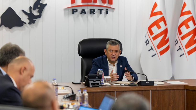 Fon vurgunundan 170 milyon kaldıran AKP'li bakan kim? Özgür Özel pimi çekti