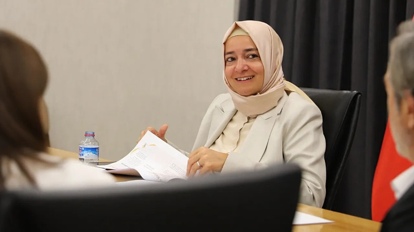 Fatma Betül'ün eğitim hayatı mercek altında: Eski Rektör açıklama yaptı