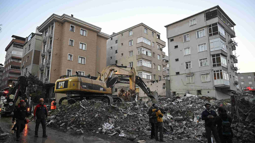 Son dakika | Maltepe'de çöken bina soruşturmasında 2 kişi tutuklandı
