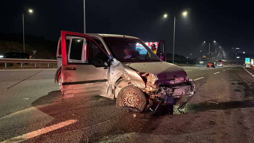 Bariyerlere çarpıp başka araca girdi: Şoför yaşamını yitirdi
