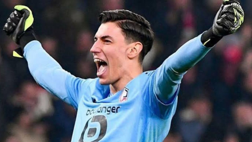 Berke Özer Fransa'da zirveye çıktı!