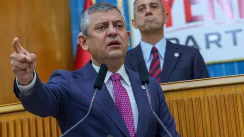Özgür Özel ev hapsindeki gazeteciler ve tutuklu gazetecilerin aileleriyle görüştü