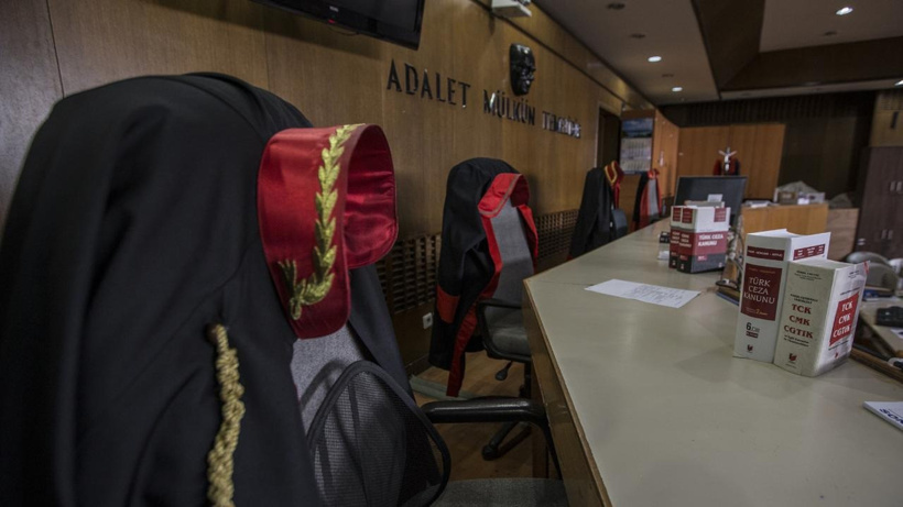 Adliyede cinsel organını gösterdi iddiası: Hâkimi şikâyet eden genç kadın şantajdan tutuklandı