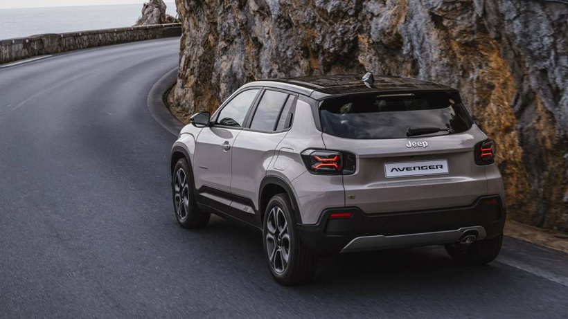 B SUV Segmentinde Bu Fiyat Görülmedi! Jeep Avenger e-Hybrid Türkiye'de 891 Bin TL'ye Satılıyor - Fotoğraf: 4