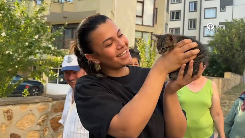 Ölüme inat yaşam! Yavru kedi için yolu kazdılar - Fotoğraf: 5
