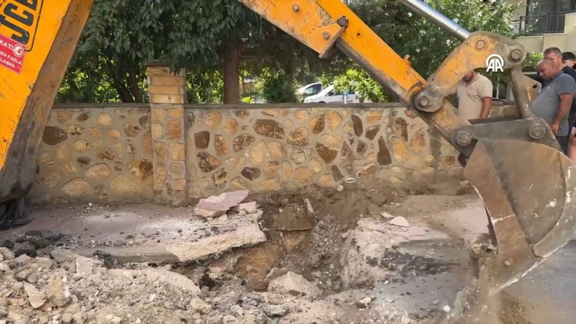 Ölüme inat yaşam! Yavru kedi için yolu kazdılar - Fotoğraf: 1