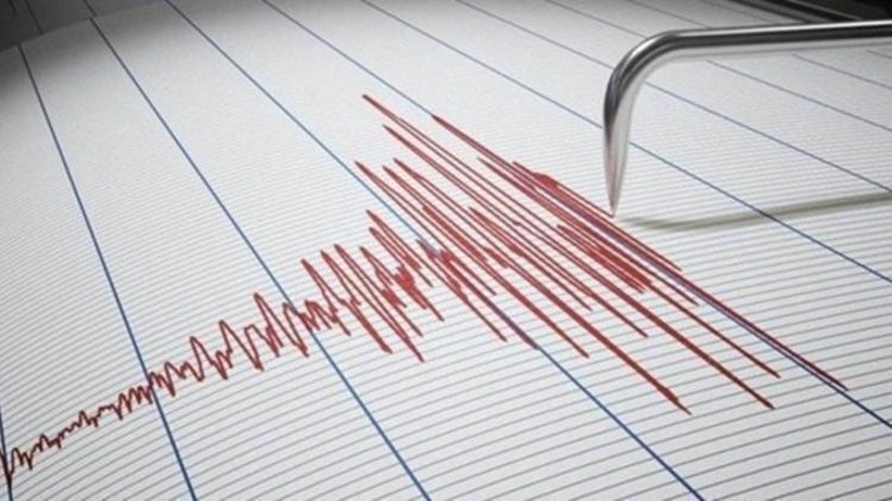 İzmir'de peş peşe depremler