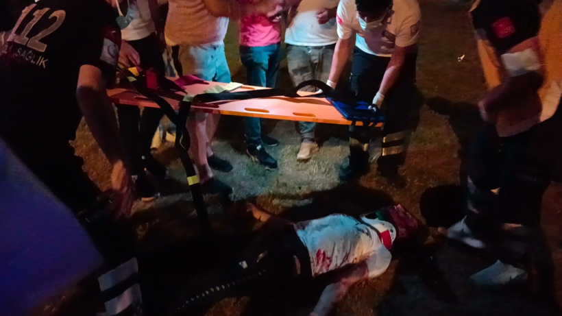 Kavgadan kaçarken otomobilin altında kaldı