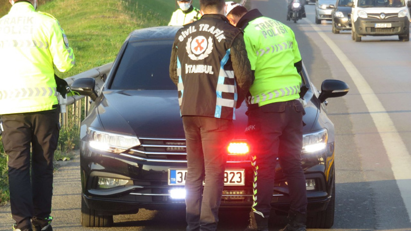 Yetkisiz 'Çakar' Kullanan Sürücülere Dudak Uçuklatan Ceza!