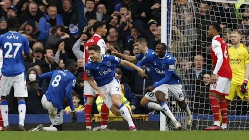 Arsenal’a Everton çelmesi