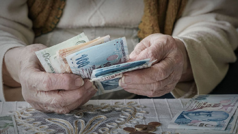 Emekliye İkramiye Kesinleşti: Bu Sene 2 Kez Bu Rakam Dağıtılacak