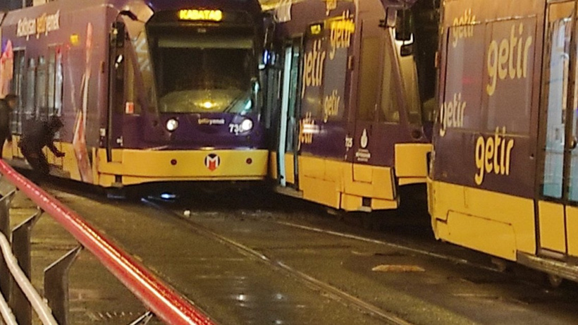 İstanbul'da Tramvaylar Çarpıştı!