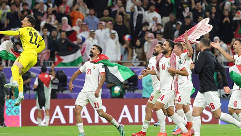 Asya Kupası'nda ilk finalist belli oldu