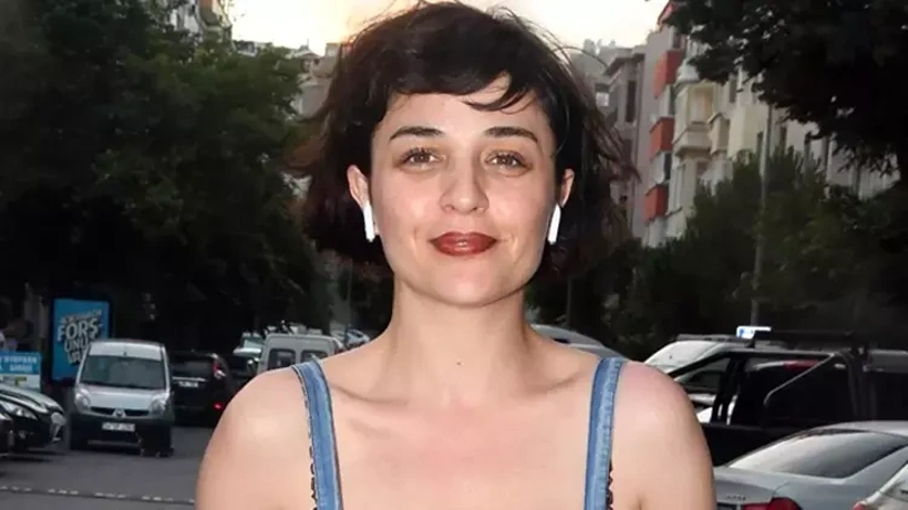 Hamile olan oyuncu Gonca Vuslateri bebeğinin babası hakkında konuştu! Aklındaki bebek ismini açıkladı