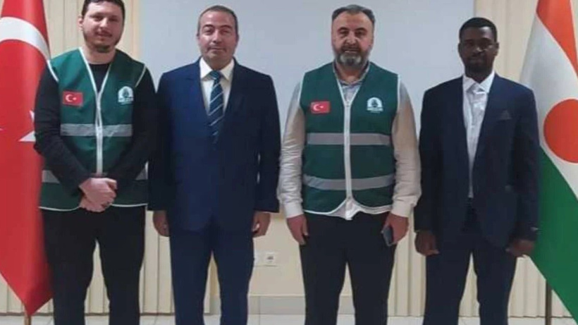 Büyükelçi Menzil'i Makamında Ağırlamış!