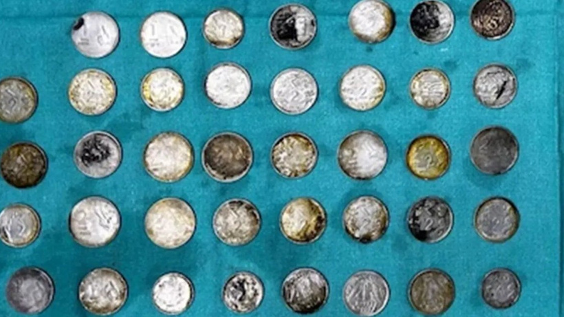 Bir halterci, çinkonun vücut geliştirmeye yardımcı olduğuna inandığı için 39 madeni para ve 37 mıknatıs yedi